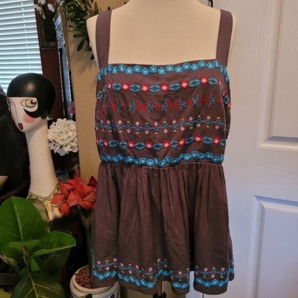 Women's Torrid Top Baby Doll Size 00 10 12 Large Gray Embroidered Floral Boho - Picture 2 of 8